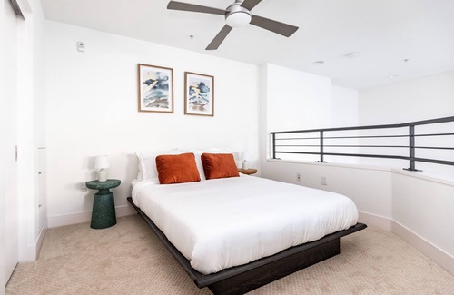 Glendale Apartamento | Bright & Cental 2-Story Loft