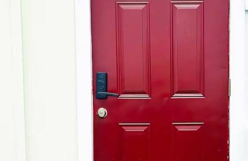 Windsor Hills Apartamento | Bright Charming Garage Studio in North Central Austin Neighborhood
