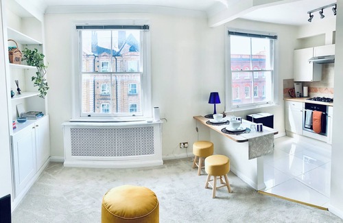 Chelsea Riverside Apartamento | Bright Chelsea Flat with Garden Views close to Kings Road, Parks and Museums