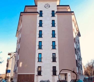 Sofia Apartamento | Bright & Chic Parkside Apartment