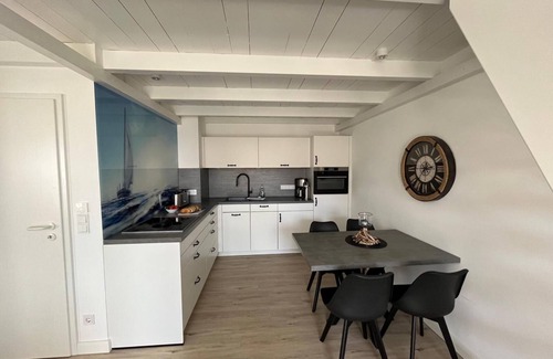 Zingst Apartamento | Bright, comfortably furnished apartment directly on the dike and beach!