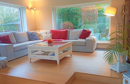 Bonlez Casa | Bright and comfortable country villa with swimming pool, tennis, cinema