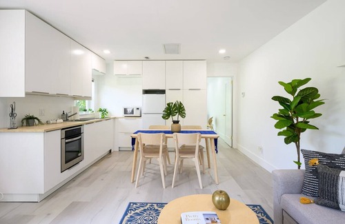 Victoria Park Casa | Bright Comfortable Apt in Victoria Park