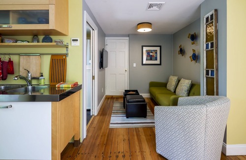 Provincetown Condominio | luminoso, confortable de 1 dormitorio, cerca del centro de la ciudad