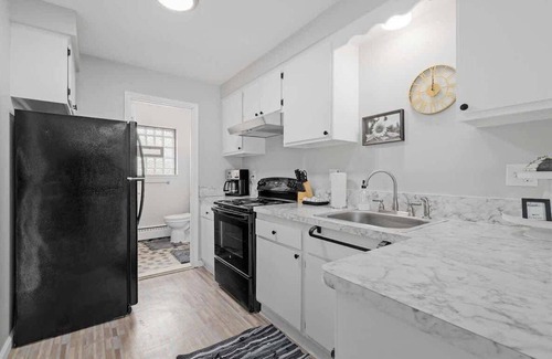 Mount Clemens Apartamento | Cozy 1BR by Downtown Mt.Clemens | Hollywood Suites
