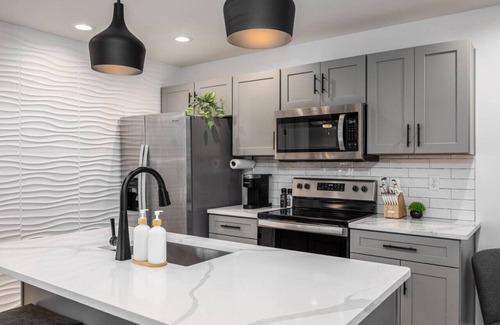 Hillsboro Village Apartamento | Bright Condo with 3 Beds 2 Bedrooms + Walk to Grocery