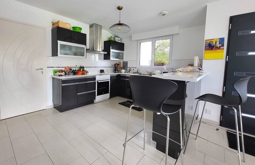 Plumergat Casa | Bright Country Home near Beaches & Sainte-Anne-d’Auray
