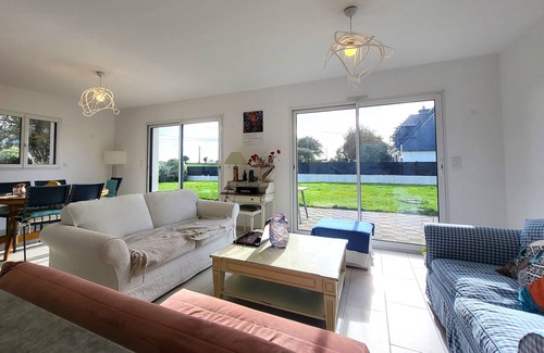 Plumergat Casa | Bright Country Home near Beaches & Sainte-Anne-d’Auray