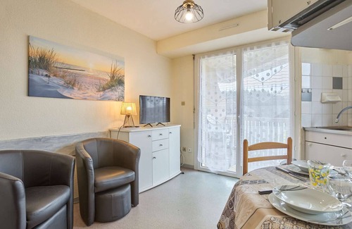 Barbotan-les-Thermes Apartamento | Bright Cozy T2 with Balcony and Free Wi-Fi Near the Spas