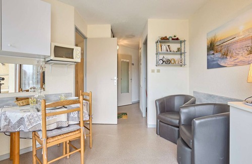 Barbotan-les-Thermes Apartamento | Bright Cozy T2 with Balcony and Free Wi-Fi Near the Spas