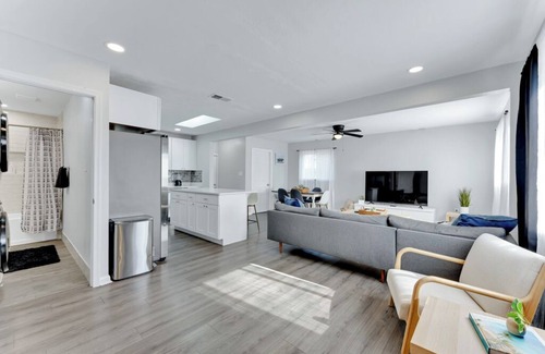 Northwest Casa | 3 BR Virginia Beach Excellent Location + Long Stay Discounts! 30+ Day Stay!