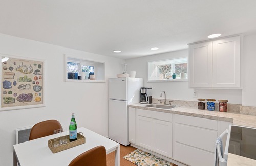 Brooklyn Apartamento | Bright & Cozy Brooklyn Apartment | Full Kitchen