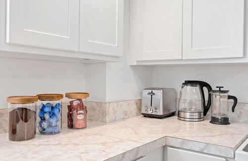 Brooklyn Apartamento | Bright & Cozy Brooklyn Apartment | Full Kitchen
