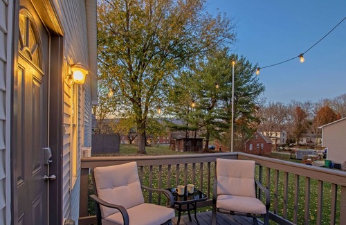 Broadway Condominio | Bright, Cozy, Dog Friendly, Shenandoah area!