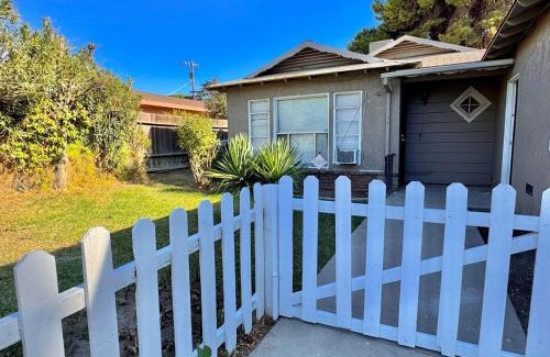 Oleander - Sunset Apartamento | Bright & Cozy Modern Space Near Downtown