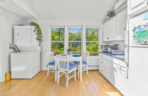 Brewster Casa | Bright & Cozy with Patio, Grill and near the Beach & Golf