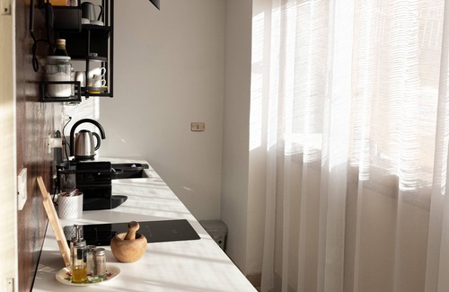 Villafrati Apartamento | Bright Donna Pippina House with terrace and view of Sicilian countryside