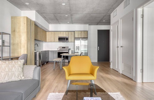 City West Apartamento | Bright Downtown 1BR w/ Pool, Gym & W/D near Staples Center, by Blueground (LAX 546)