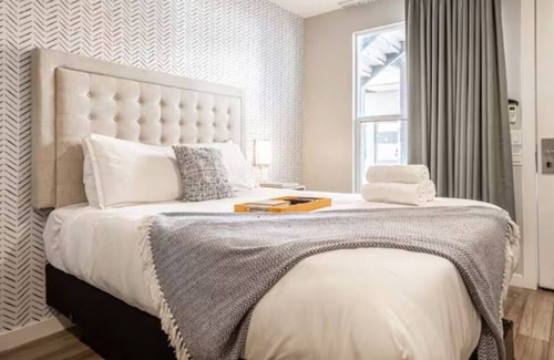 Old Town Casa | Bright Downtown Unit w/WiFi, Cable, Walk to All
