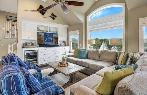 Duck Casa | Bright Dreams Ahead | 1,350 ft to the beach | Private Pool and Hot Tub