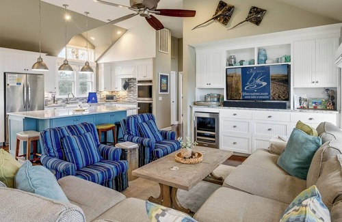 Duck Casa | Bright Dreams Ahead | 1,350 ft to the beach | Private Pool and Hot Tub
