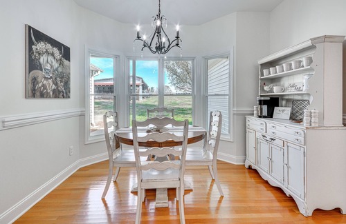 High Point Casa | Bright & Elegant Home in High Point w/ Deck!