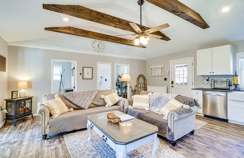 Lost River Cabina | Bright Family Cabin in Lost City w/ Expansive Deck