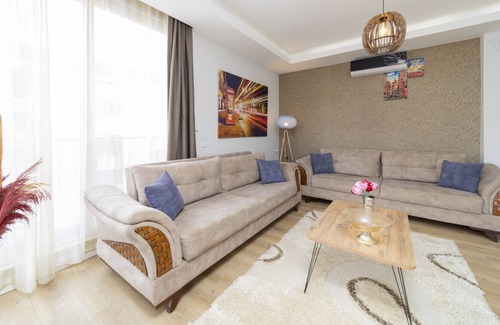 Antalya City Centre Apartamento | Bright Flat w Balcony 15 min to Konyaalti Beach