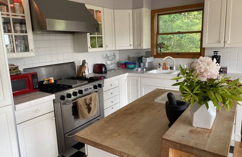 Jeffersonville Casa | Bright, fun, feature-filled Catskills getaway