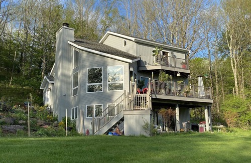 Jeffersonville Casa | Bright, fun, feature-filled Catskills getaway