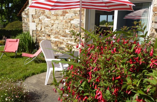 Lannion Apartamento | Casa rural con terraza y tranquilo jardín.