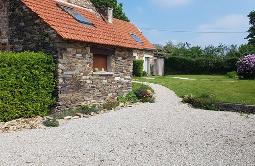 Lannion Apartamento | Casa rural con terraza y tranquilo jardín.