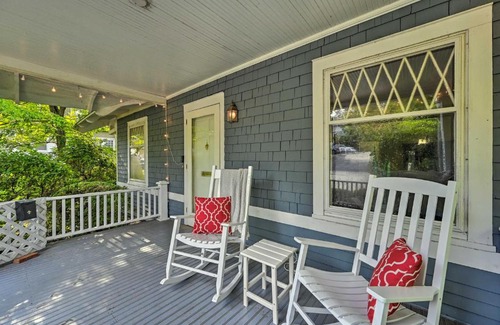 Greensboro Casa | Bright Greensboro Escape about 1 Mi to Downtown