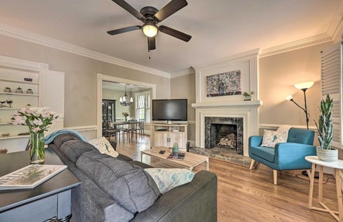 Greensboro Casa | Bright Greensboro Escape about 1 Mi to Downtown