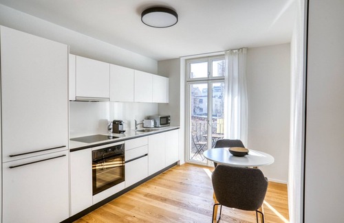 Gundeldingen Apartamento | Bright Gundeldingen 4 Room w/ Storage, nr Basel Main Stn, by Blueground