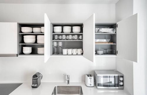 Gundeldingen Apartamento | Bright Gundeldingen 4 Room w/ Storage, nr Basel Main Stn, by Blueground