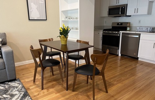 San Gabriel Casa | Bright, Happy, Serene Local Spot