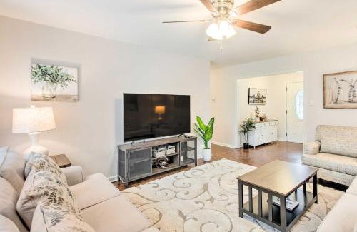 Hinesville Casa | Bright Hinesville Home, 43 Mi to Savannah!