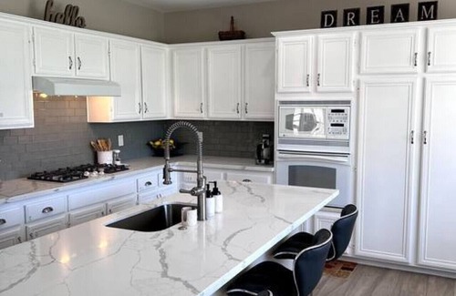 Palm Springs Casa | Bright Home w/Private Pool Overlooking Golf Course