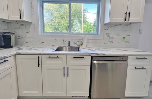 Preville Casa | Bright house 15mins to DT Montreal, with free parking
