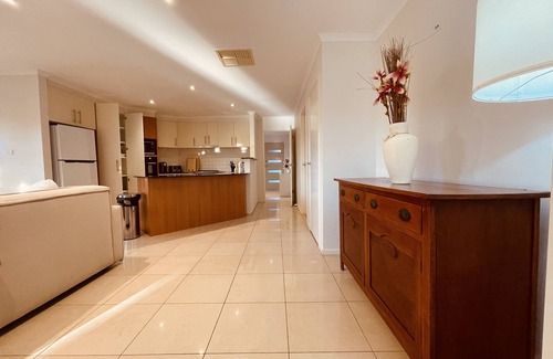 Gungahlin Casa | Bright House@gungahlin Town Center