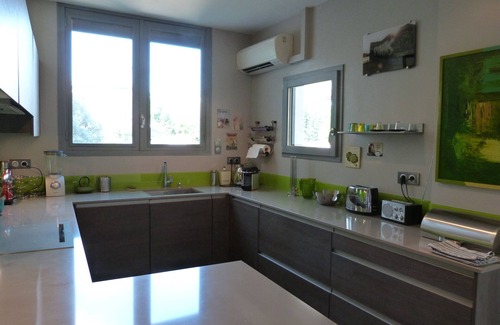 Talence Apartamento | Casa brillante, moderno y con aire acondicionado con un precioso jardín y spa