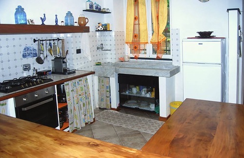 Uscio Apartamento | Casa luminosa, rodeada de vegetación cerca de Portofino y Camogli