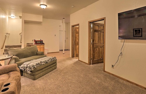 Idaho Springs Cabina | Bright Idaho Springs Cabin w/ Mountain Views!