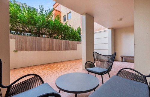 Camperdown Apartamento | Bright Inner-West Stay with Pool Access