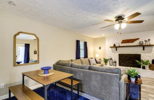 Knoxville Casa | Bright Knoxville Vacation Rental with Large Backyard