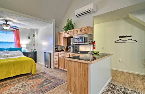 Golden Apartamento | Bright Lakeside Studio - Hike, Fish, and Bike!