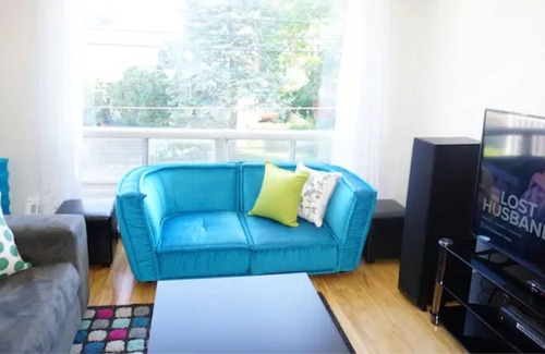 Cote-Saint-Luc Casa | Bright, Large & Ultra Clean 5 BR in Safe Area