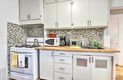 Morris Park Casa | Bright Minneapolis Home: 2 Mi to Minnehaha Falls!