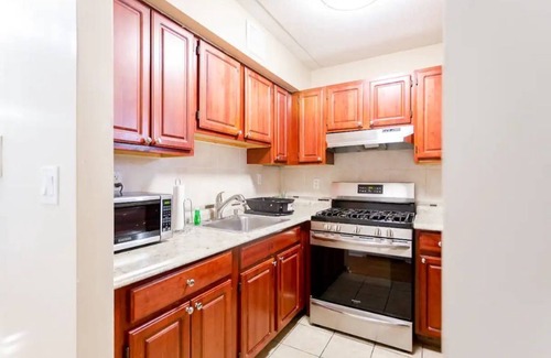 Brownsville Apartamento | *Bright Modern 2 BR Walk-in Apt*